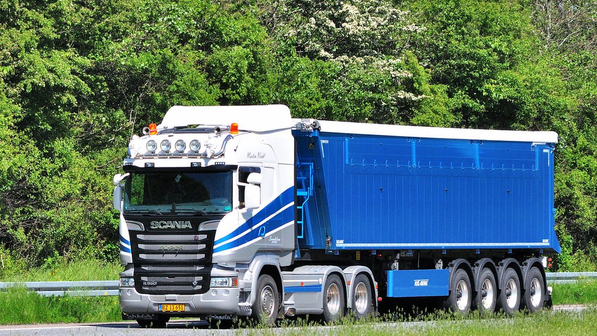 How to become a truck driver: CDL training, costs and pay